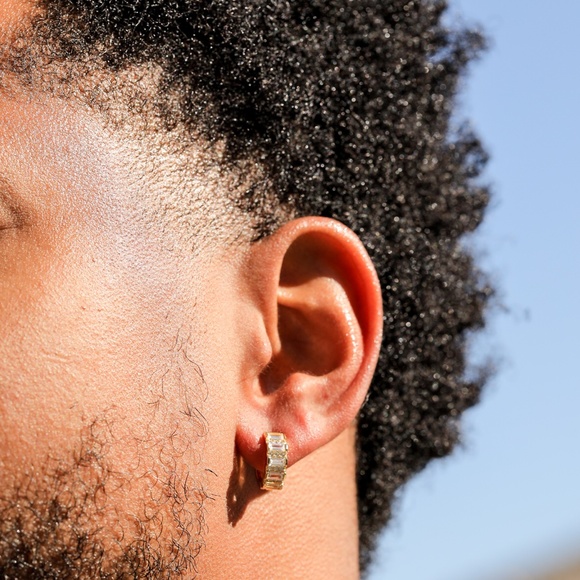 Yellow Gold Sterling Silver Men's Iced Emerald Cz Huggie Hoop Earrings - Picture 4 of 4